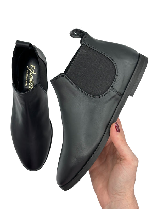 ARIA stivale tronchetto basso in nappa nera