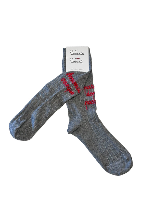 Calzini PERLA con ricamo a mano ROSSO AMORE "Arriverai ovunque, passo dopo passo"