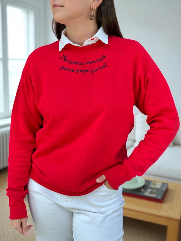 Felpa Avvocata rossa con ricamo a mano blu 𝒜𝓇𝓇𝒾𝓋𝑒𝓇𝒶𝒾 𝑜𝓋𝓊𝓃𝓆𝓊𝑒, 𝓅𝒶𝓈𝓈𝑜 𝒹𝑜𝓅𝑜 𝓅𝒶𝓈𝓈𝑜!