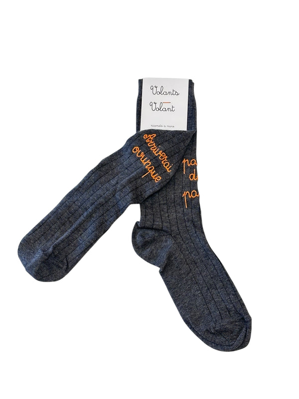 Calzini ANTRACITE con ricamo a mano ORANGE "Arriverai ovunque, passo dopo passo"