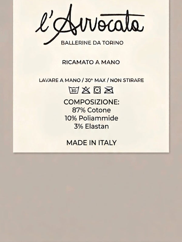 Calzini PANNA con ricamo a mano rosso "Arriverai ovunque, passo dopo passo!"